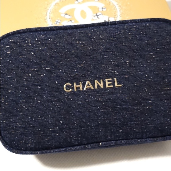 CHANEL EYE ESSENTIALS SET 2023 - Picture 2 of 4